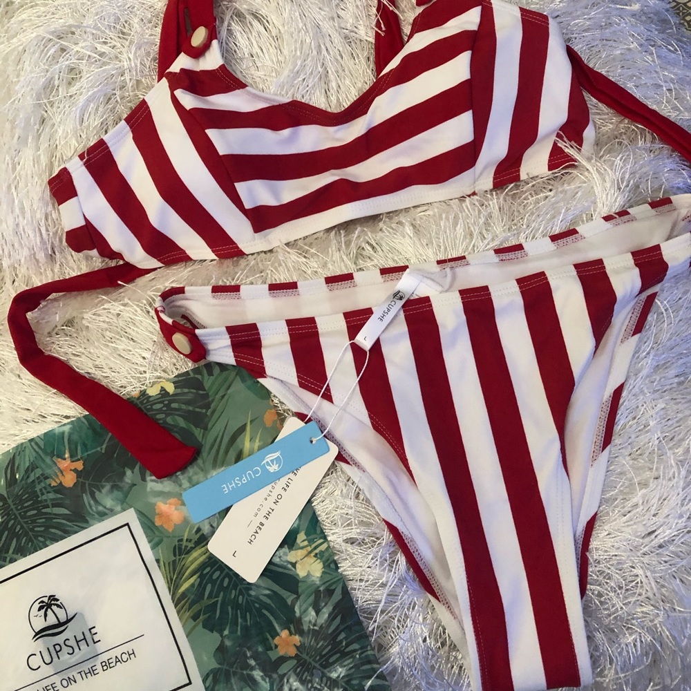 Cupshe Red & White Stripe Buttoned Bikini SZ:L&XL